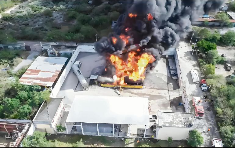La explosión de tres tanques de diésel en Nuevo León puso en alerta a la población, pero no hubo lesionados o muertos qué lamentar. ESPECIAL
