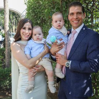 Andrés y Pablo Sáenz juntos en su bautizo