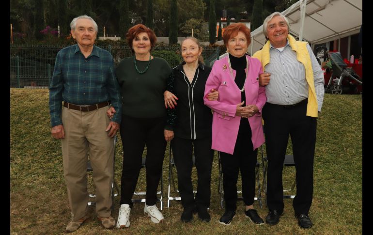 Alfredo, Carmen, Hilda, Luisa y Jorge Gerini. GENTE BIEN JALISCO / C. Jimeno