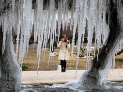 De acuerdo con el pronóstico, la masa de aire polar que impulsa al frente frío número 14 permanecerá en el estado y favorecerá un ambiente muy frío. AFP / ARCHIVO