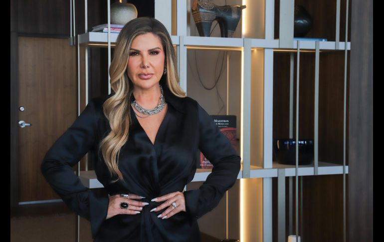 Adriana Gallardo estuvo en la Feria Internacional del Libro en Guadalajara 2024 para presentar 