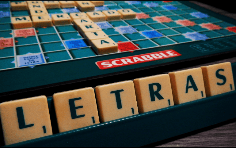 Scrabble es un juego de mesa en el que los jugadores forman palabras en un tablero para ganar puntos. Pixabay