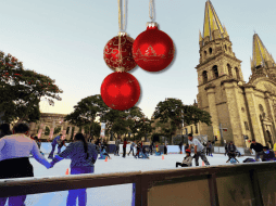 El festival navideño en Guadalajar cuenta con varias atracciones, entre ellas: el árbol gigante, el nacimiento, ornato navideño y la pista de hielo. EL INFORMADOR / ARCHIVO
