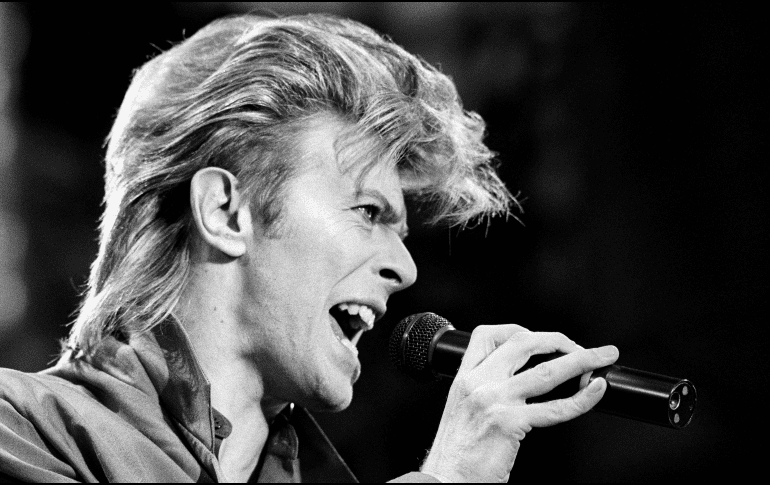 Bowie no solo creó música, sino que construyó universos sonoros y narrativos que continúan inspirando a millones de personas en todo el mundo. AP / ARCHIVO