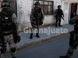 Los cuerpos fueron trasladados al Servicio Médico Forense para la identificación de las víctimas y determinar la causa de la muerte. AP / ARCHIVO