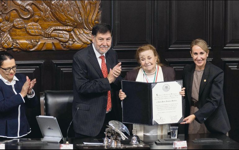 La periodista agradeció el reconocimiento. EL UNIVERSAL