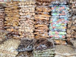 Además de incorporar alimentos que no suban el azúcar en sangre, es importante evitar ciertos productos que pueden afectar negativamente los niveles de glucosa. ESPECIAL/ Foto de Asif Sheikhani en Unsplash