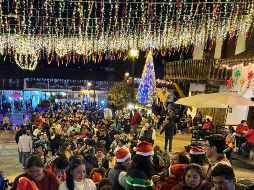 Las luces engalanan las noches de diciembre en Tapalpa. ESPECIAL