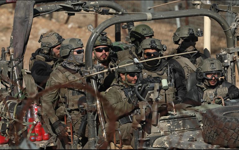 Movimiento militar en los altos de golán. Ante la ausencia de Hezbolá, el Ejército israelí fortifica su frontera norte. EFE/A. Safadi