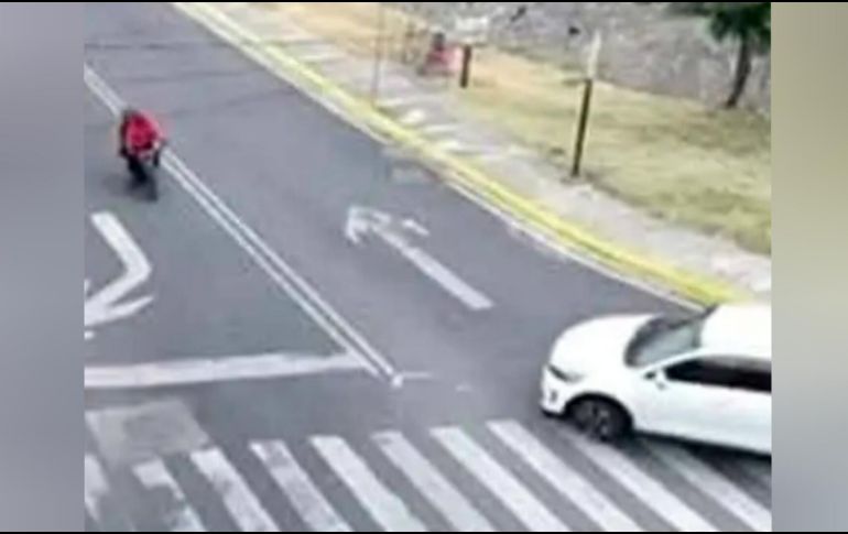 El accidente ocurrió alrededor de las 15:00 horas en la avenida Vasco de Quiroga, en Santa Fe. ESPECIAL