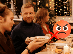 Algunos temas pueden arruinar la armonía de tu cena navideña. PEXELS / CANVA