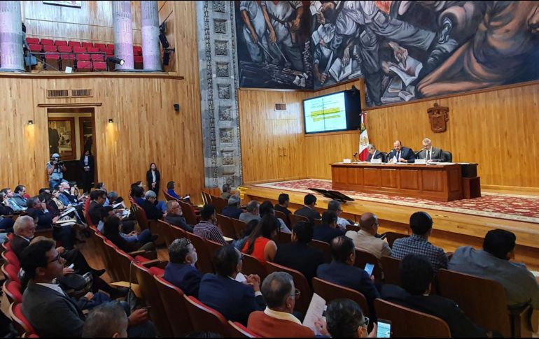 Ricardo Villanueva Lomelí, rector general, agradeció el apoyo del Congreso del Estado en la aprobación del presupuesto constitucional. EL INFORMADOR/Archivo