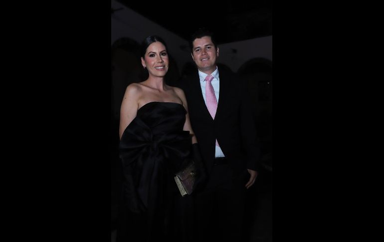 Ximena Rassiga y Oscar Chavarreti. GENTE BIEN JALISCO / C. Jimeno