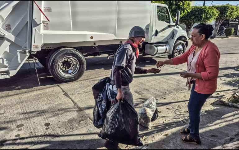 La nueva recolección de residuos, gestionada por el Ayuntamiento de Guadalajara, arrancó con buenas críticas de los vecinos. Esperan que el buen servicio se prolongue con el tiempo. EL INFORMADOR/A. Navarro