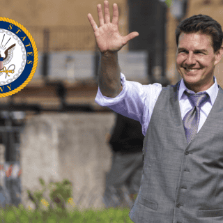 Tom Cruise es galardonado con el máximo honor de la Marina de EU
