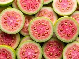 Esta fruta también colabora con problemas relacionados al hígado, ayuda a controlar los niveles de colesterol y la diabetes. Pixabay.