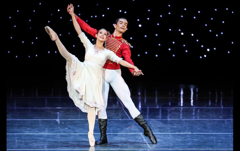 La obra está bajo la dirección artística de la maestra Lucy Arce y con los arreglos coreográficos de Ana Robles y Silvia Olivares. EL INFORMADOR/A.NAVARRO