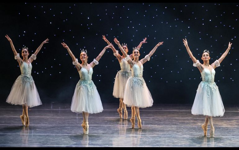 La obra está bajo la dirección artística de la maestra Lucy Arce y con los arreglos coreográficos de Ana Robles y Silvia Olivares. EL INFORMADOR/A.NAVARRO