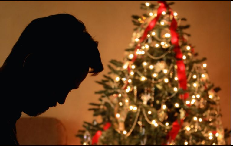 La época navideña puede ser difícil para las personas que están de duelo o que no tienen a nadie cerca con quién celebrar. ESPECIAL / CANVA