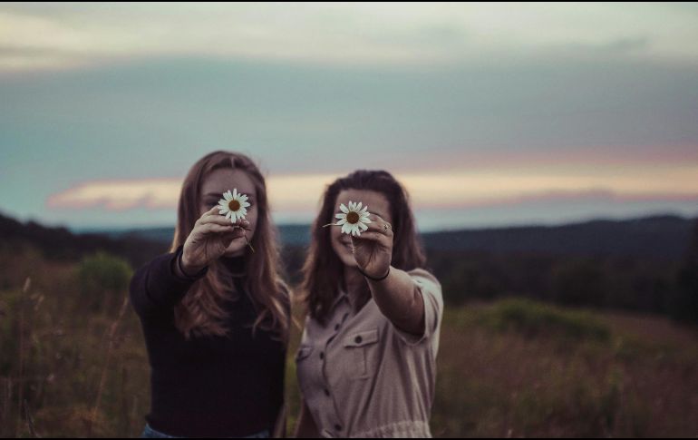 Adoptar hábitos saludables, como una dieta balanceada y ejercicio regular, puede mitigar los síntomas. UNSPLASH / S. MCNAMARA