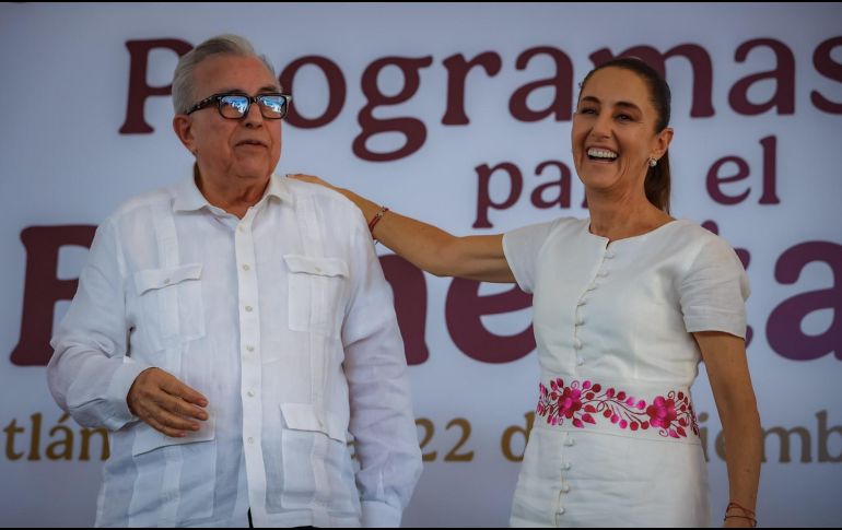 Durante su discurso, el gobernador de Sinaloa aprovechó para dar bienvenida a Sinaloa a Claudia Sheinbaum y exaltó a la mandataria a quien definió como 