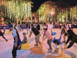 La pista de hielo es la mayor atracción de Ilusionante, cuyas actividades seguirán disponibles hasta el 5 de enero, de manera gratuita. EL INFORMADOR/ M. Hernández
