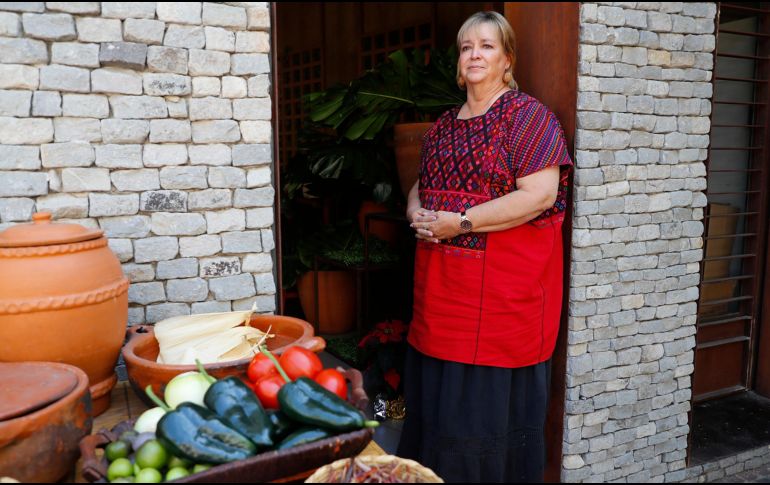 La chef Maru Toledo posa durante una entrevista con EFE en Guadalajara. EFE/ Francisco Guasco