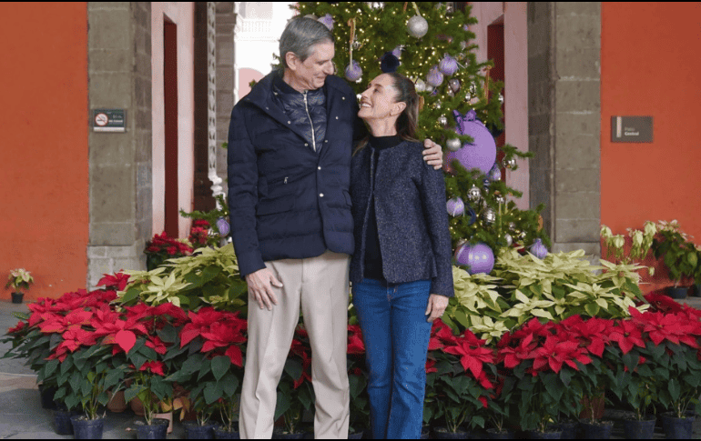 Jesús María Tarriba, esposo de la presidenta Claudia Sheinbaum, también deseó una feliz Navidad a todas y a todos los mexicanos. CORTESÍA.