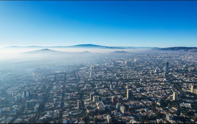 Llaman a evitar cualquier tipo de quema, no hacer actividades al aire libre o compartir el uso del vehículo para disminuir la emisión de contaminantes por combustión. EL INFORMADOR / A. Navarro