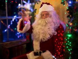 La UNAM destaca que la aceptación de Santa Claus también estuvo vinculada a las transformaciones económicas y culturales de la década de 1950. ESPECIAL/ Foto de Tim Mossholder en Unsplash