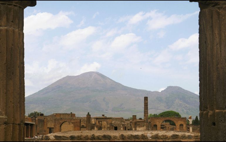 Las ruinas de Pompeya, preservadas bajo capas de ceniza durante casi dos mil años, son hoy un portal al pasado. UNSPLASH / T. de Boer