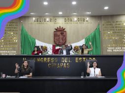 Entre los cambios aprobados, el artículo 144 ahora define el matrimonio como “la unión de dos personas que deciden compartir un proyecto de vida en común con voluntad de permanencia y cooperación”. Por otro lado, el artículo 145 establece como requisito para casarse haber alcanzado los 18 años de edad. Facebook / Honorable Congreso del Estado de Chiapas