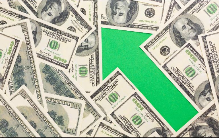 Este último viernes del 2024, la divisa mexicana en los mercados internacionales abre en 20.28 pesos por dólar,.