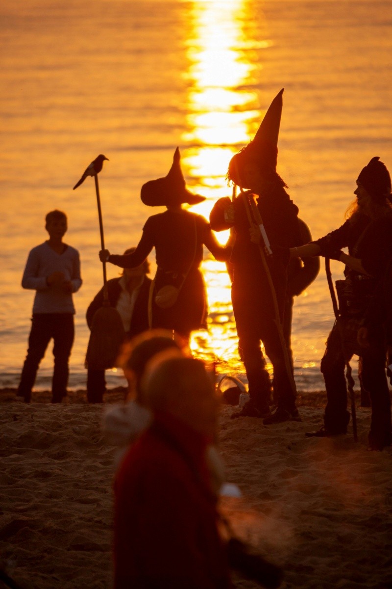 En Edimburgo, Escocia, miles de personas se zambullen en el río Forth como parte de la tradición del Loony Dook. &nbsp;PEXELS/ Michael Noel 