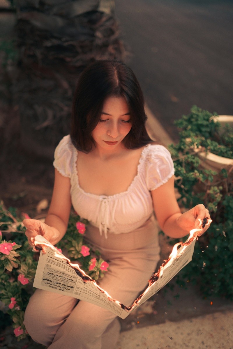 En Rusia, se celebra la fiesta de Novogodnyaya Yolka, donde las personas escriben sus deseos en hojas de papel. PEXELS/ Rayen Amraoui &nbsp;