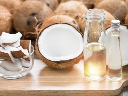 El agua de coco es mucho más que una bebida refrescante: es un recurso natural lleno de propiedades que pueden fortalecer tu sistema inmune y promover la salud de tus riñones. 
 CANVA