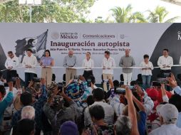 Con una inversión de 2 mil 024 millones de pesos, este sábado se inauguró el tercer tramo de la autopista Jala-Puerto Vallarta que contempla una extensión total de 173 kilómetros y la cual disminuirá recorridos de Jalisco a Nayarit a la mitad de tiempo. CORTESÍA