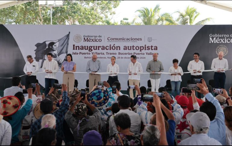 Con una inversión de 2 mil 024 millones de pesos, este sábado se inauguró el tercer tramo de la autopista Jala-Puerto Vallarta que contempla una extensión total de 173 kilómetros y la cual disminuirá recorridos de Jalisco a Nayarit a la mitad de tiempo. CORTESÍA