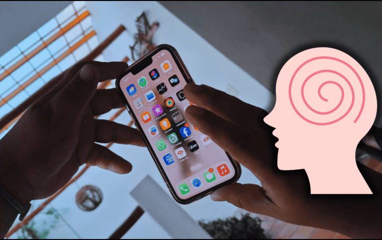 El uso prolongado del teléfono y el manejo irracional en busca de diversión puede producir un aislamiento social directo. SUN / ARCHIVO