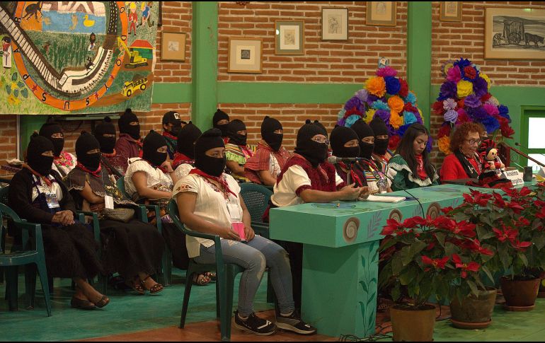 Mujeres indígenas del Ejército Zapatista de Liberación Nacional (EZLN) asistieron este domingo al encuentro 