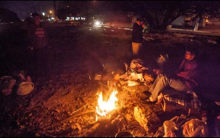 La Unidad Estatal de Protección Civil y Bomberos de Jalisco apagó 372 fogatas en todo el estado en Nochebuena. EL INFORMADOR / ARCHIVO