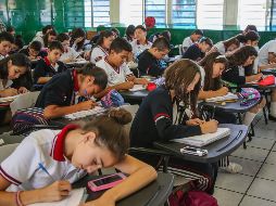 Más de 4 millones de estudiantes de secundaria fueron registrados para recibir la beca Rita Cetina. EL INFORMADOR/Archivo