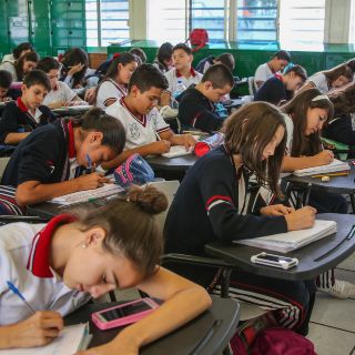 ¿Cuándo y dónde entregarán las tarjetas de la Beca Rita Cetina?