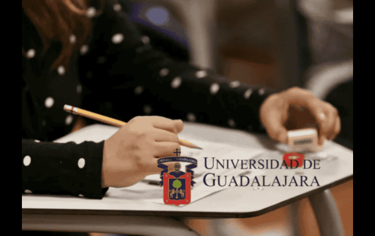Ya falta poco para que te enteres si formarás parte de una de las mejores universidades. UDEG / Canva