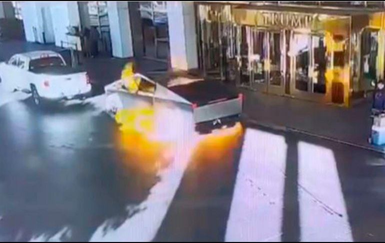 El conductor del vehículo, que aún no ha sido identificado, murió en la explosión y otras 7 personas resultaron heridas leves. EFE/ @LasVegasLocally.