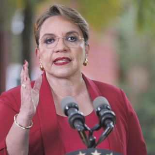 Honduras amenaza a EU con retirar bases militares si procede la deportación masiva