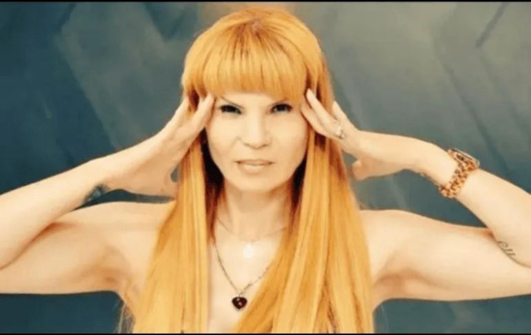 Mhoni Vidente ha revelado lo que le espera a cada signo este fin de semana, además de revelar los números mágicos y colores de la suerte. FACEBOOK / Mhoni Vidente