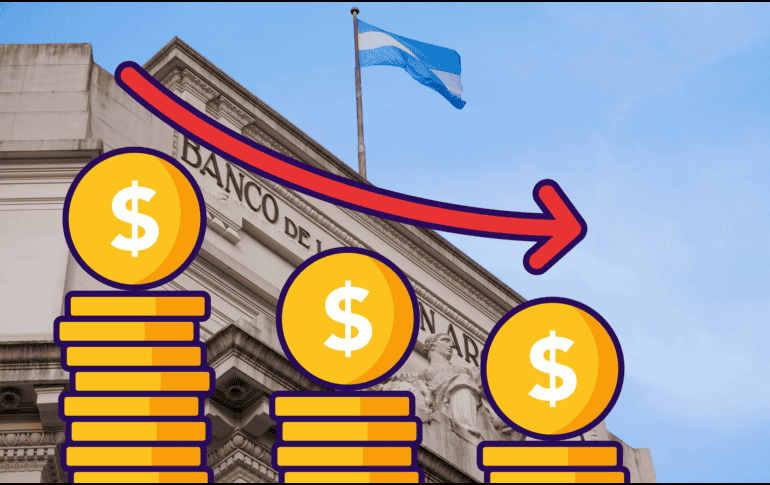 A día de hoy, la compra del dólar supera los mil pesos argentinos. CANVA