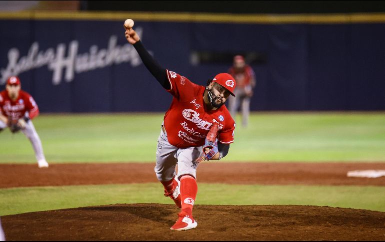 Luis Iván Rodríguez ganó el juego tras lanzar cinco entradas y un tercio. CORTESÍA/Charros de Jalisco