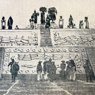 Arqueología, serpientes y plumas vs política, Santa y trineos